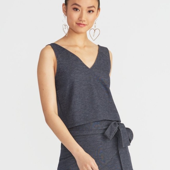 RACHEL Rachel Roy Tops - 🖤Emmy Sleeveless Crop Top